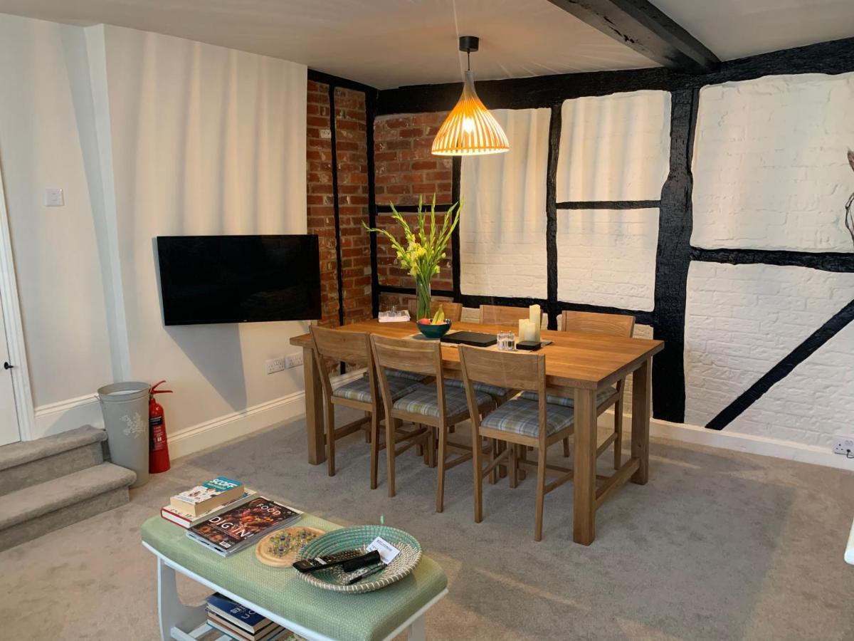 Hideaway Holiday Apartment Солсбери Экстерьер фото