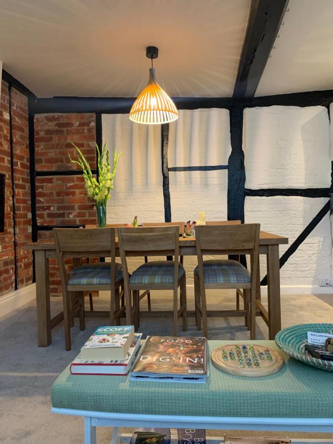 Hideaway Holiday Apartment Солсбери Экстерьер фото